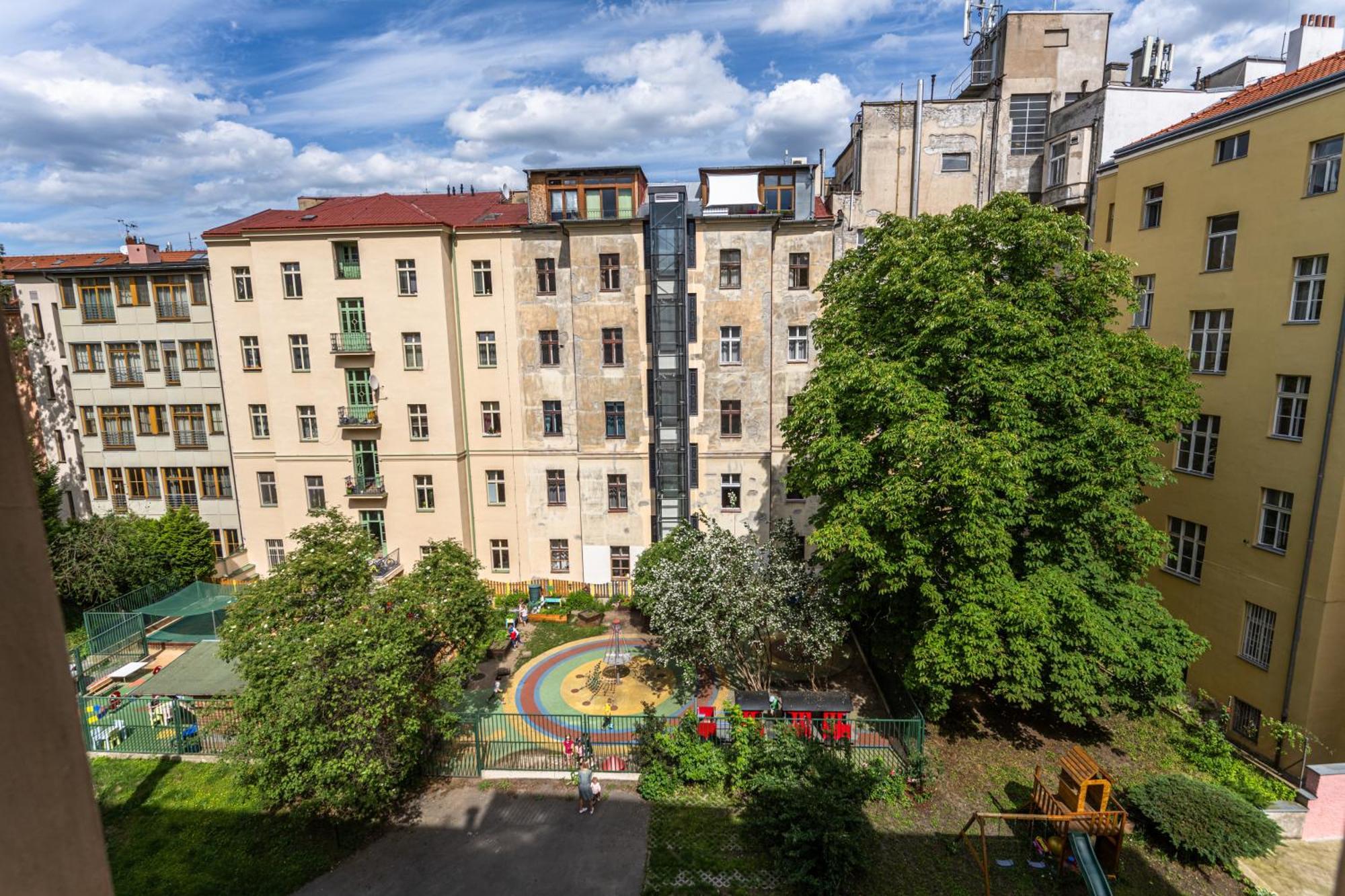 פראג Apartments Safarikova 18 מראה חיצוני תמונה