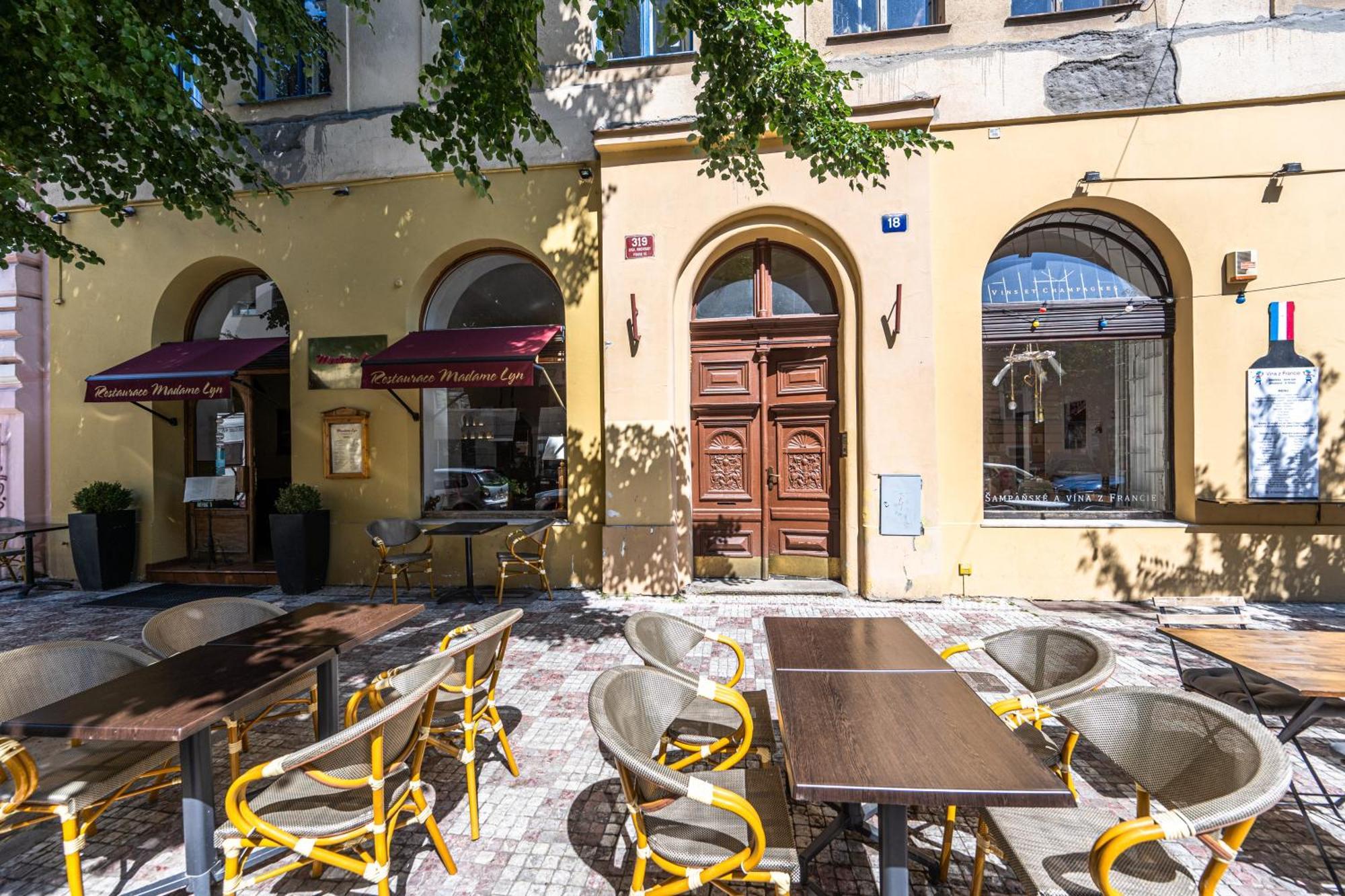 פראג Apartments Safarikova 18 מראה חיצוני תמונה